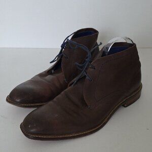 TED BAKER | Torsdi chukka boots in brown leather with blue laces sz 10